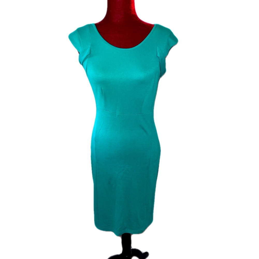 Venus sz 6 bodycon cold shoulder sheath dress